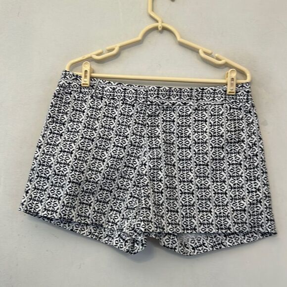 Banana Republic black white patterned shorts Size 8 Length 14” - Picture 1 of 11